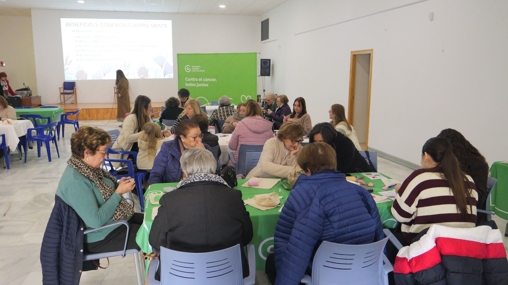 Berja acoge un maratón de croché solidario